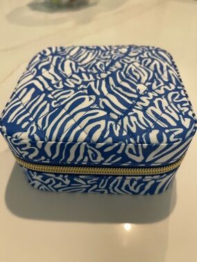Lilly Pulitzer Blue and White Quilted Travel Jewelry Case with Gold Zipper
